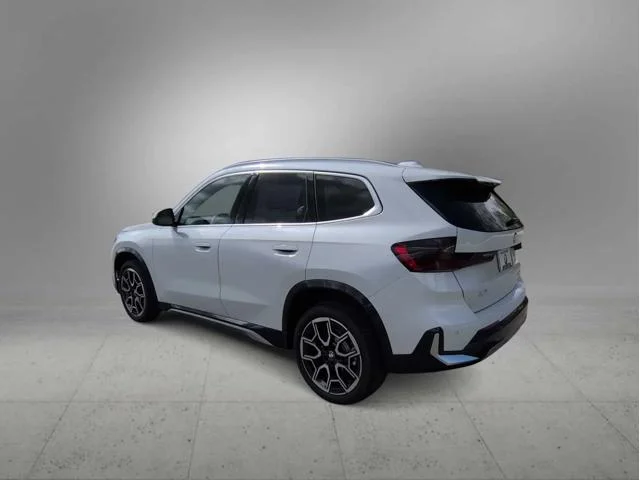New 2026 Mineral White Metallic BMW xDrive28i image 6