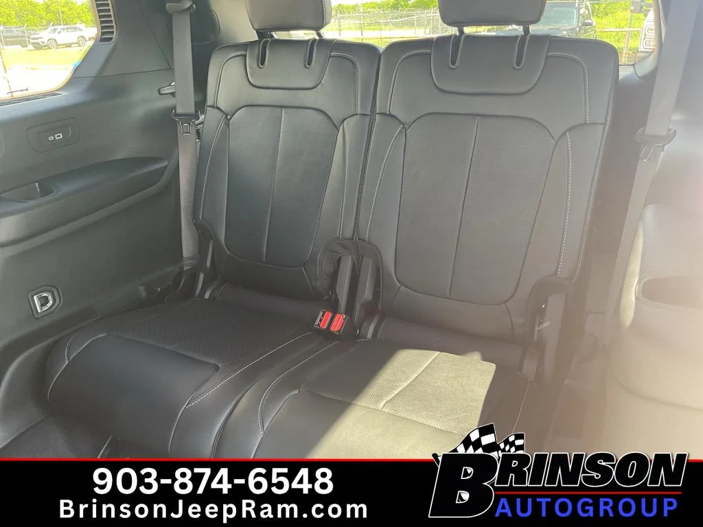 New 2026 Baltic Gray Metallic Clear-Coat Exterior Paint Jeep Limited Reserve image 6