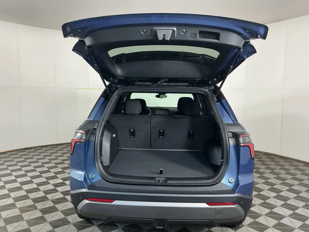 New 2027 Lakeshore Blue Metallic Chevrolet LT image 7