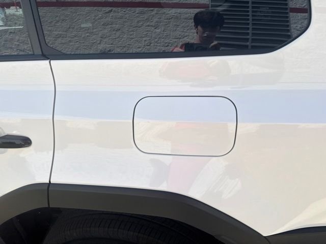 Used 2025 White Toyota Base image 13