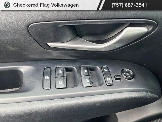 Used 2023 Phantom Black Hyundai SEL image 19