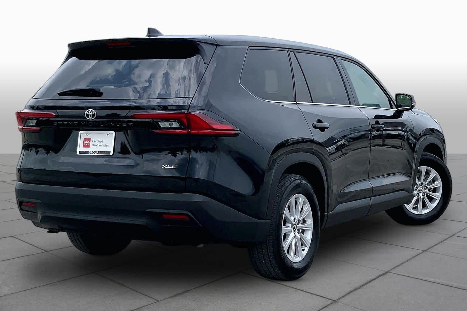 Used 2025 Midnight Black Metallic Toyota XLE image 13