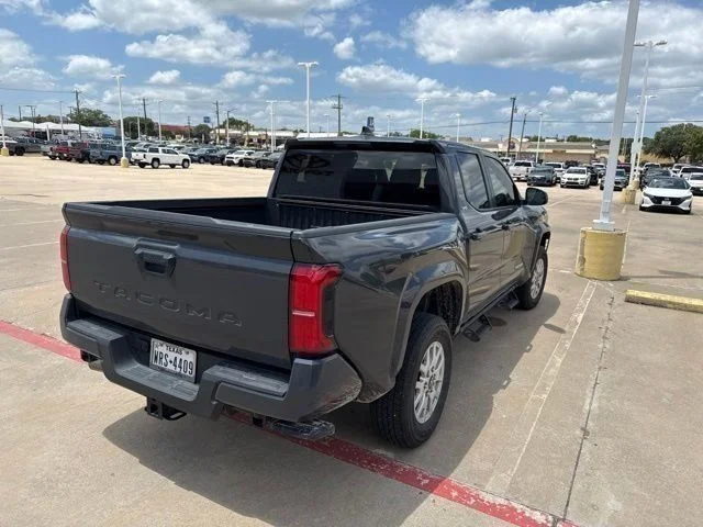 Used 2025  Toyota SR5 image 5