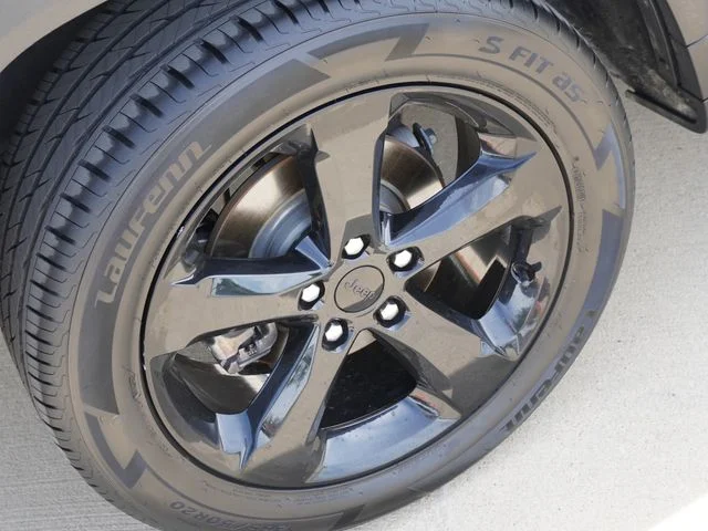 Certified Used 2024 White Jeep Limited image 10