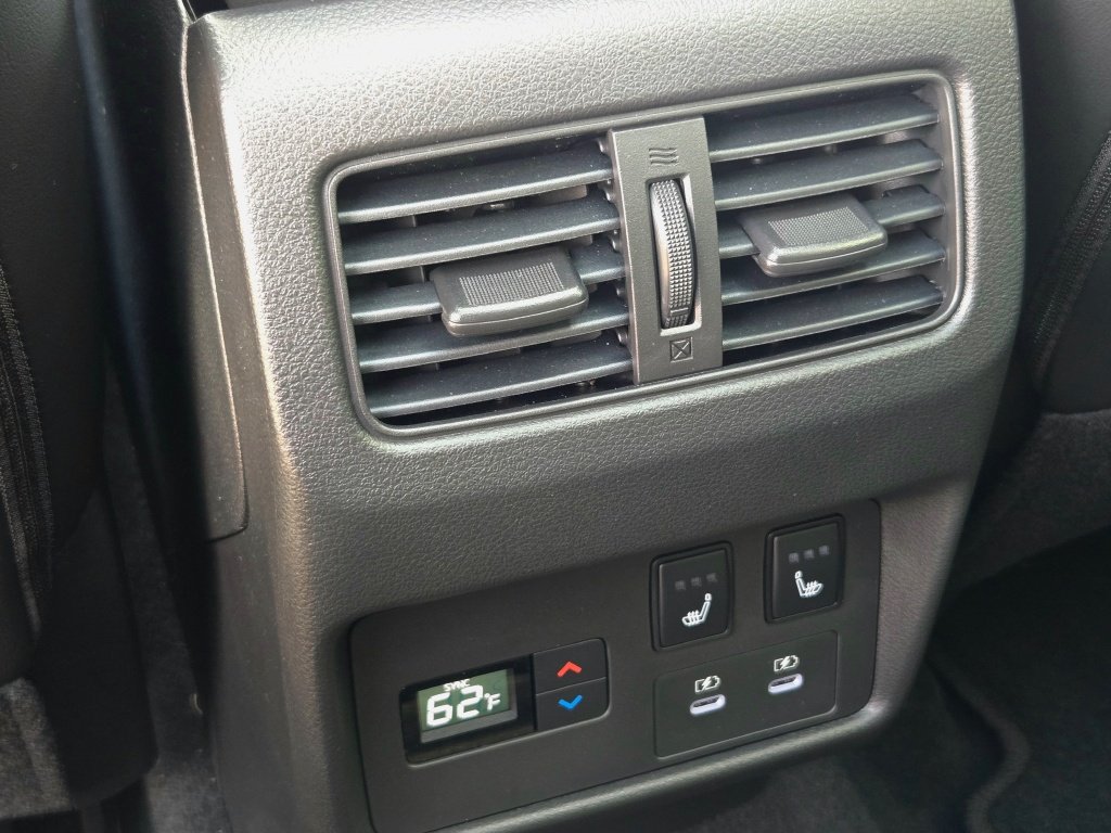 New 2026 Boulder Gray Pearl / Super Black Two-tone Nissan Platinum image 21