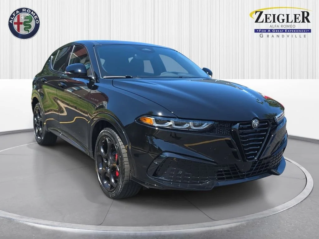 New 2026 Alfa Black Exterior Paint Alfa Romeo Base image 3