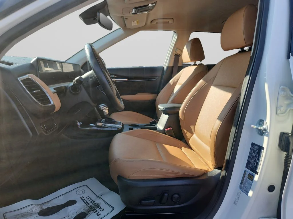 Used 2024 White Kia SX image 10