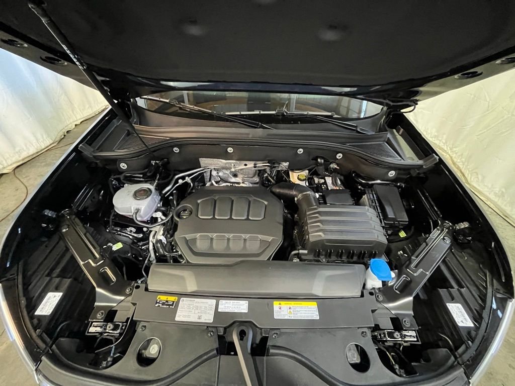 New 2026 Black Volkswagen 2.0T SE w/Technology image 29