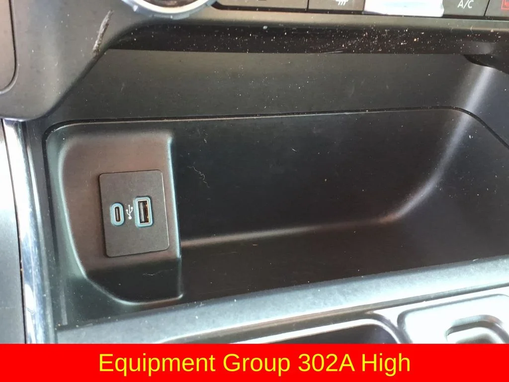 Used 2023 Black Ford XLT image 14