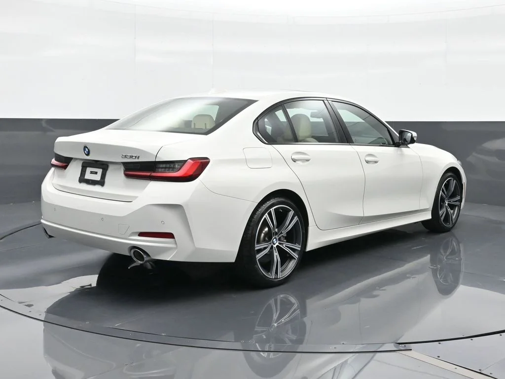 2023 BMW 3 Series 330i - Photo 14