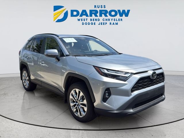 Used 2025 Silver Toyota XLE Premium image 7