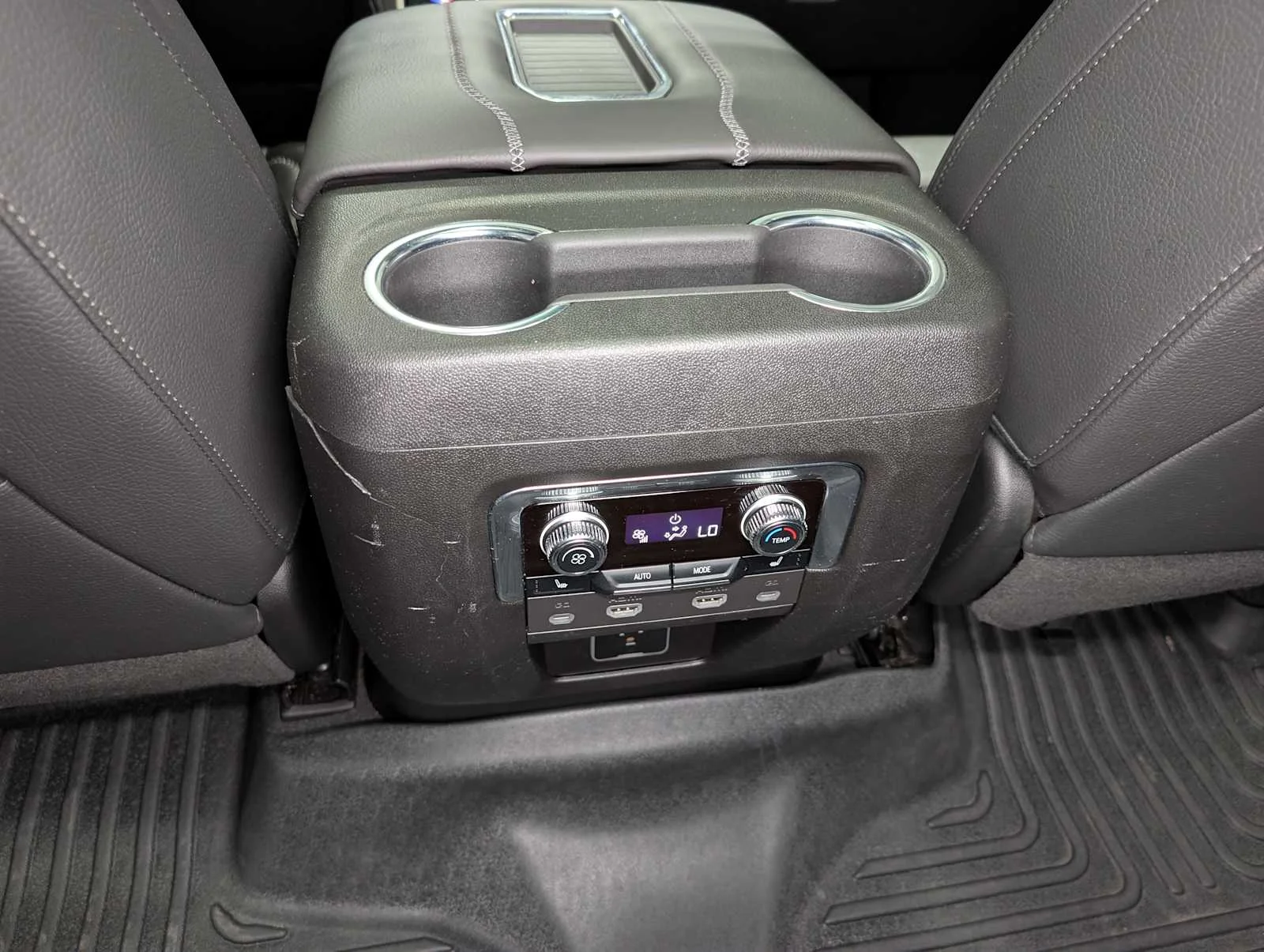 Used 2023 ONYX BLACK GMC Denali image 17