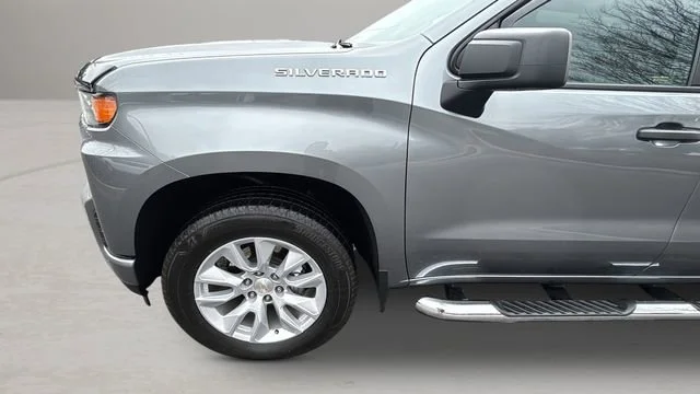Used 2022 Satin Steel Metallic Chevrolet Custom image 32