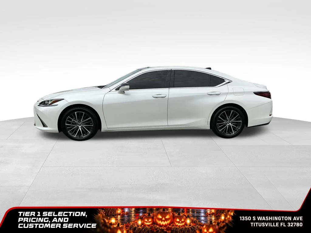 Used 2024 White Lexus 350 image 3