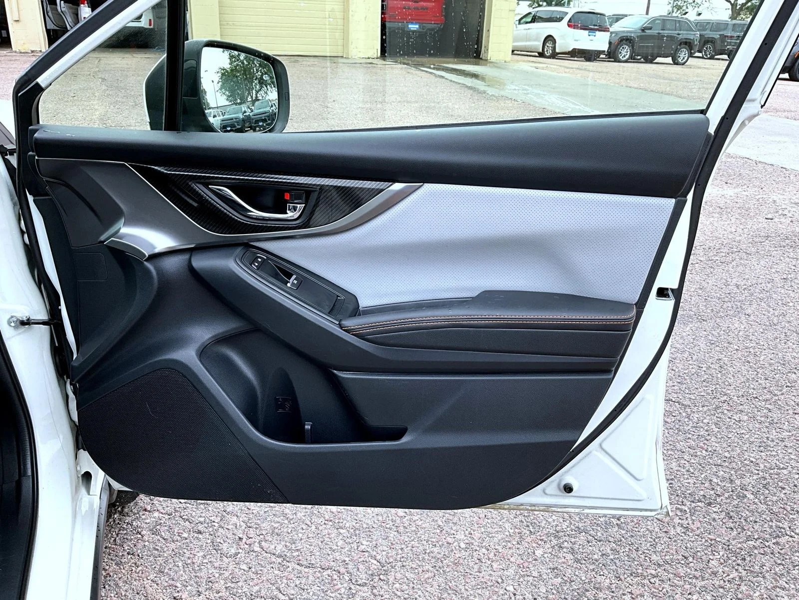 Used 2019 White Subaru 2.0i Limited image 17