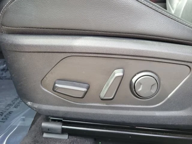 Used 2025 Black Hyundai Limited image 24