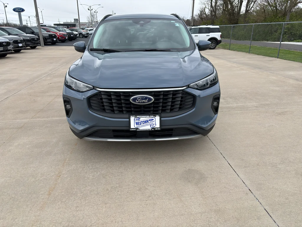 Used 2025 Vapor Blue Metallic Ford Platinum image 7