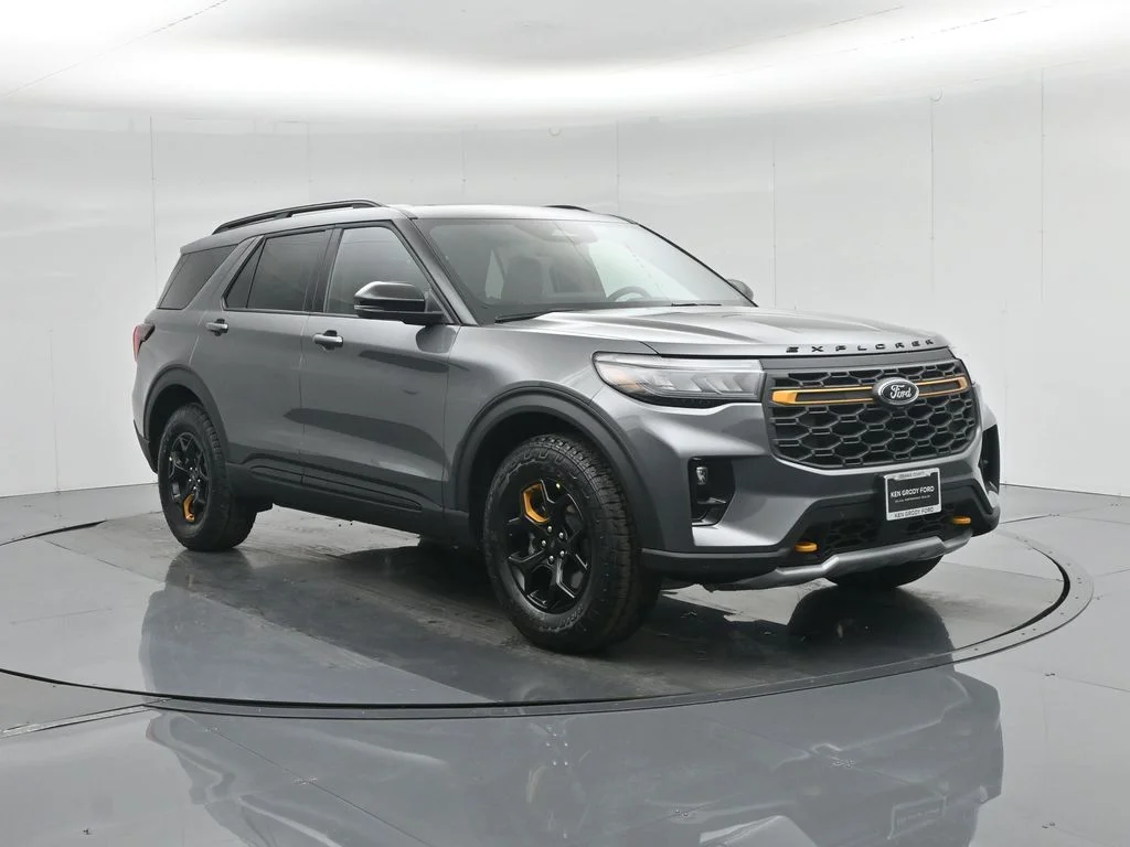 New 2026 Carbonized Gray Metallic Ford Tremor image 32