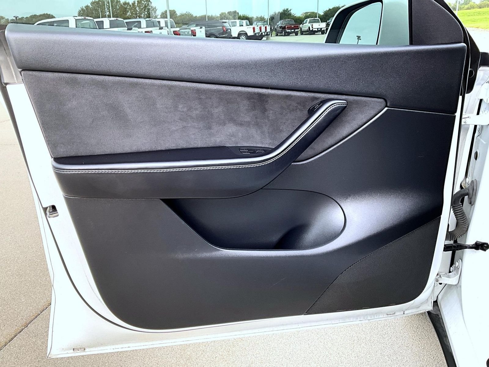 Used 2021 White Tesla Long Range image 9