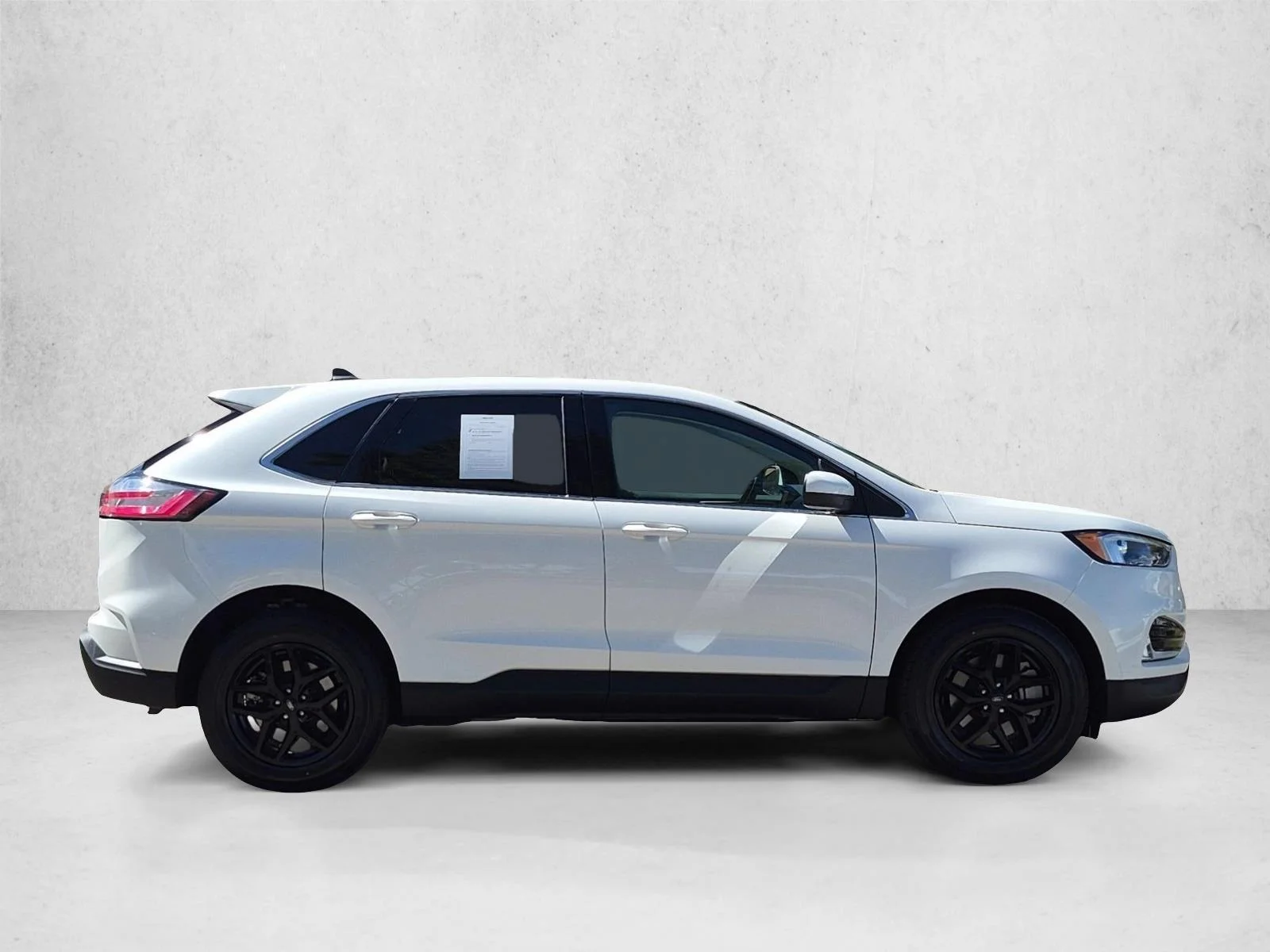 Used 2024 Star White Ford SEL image 4