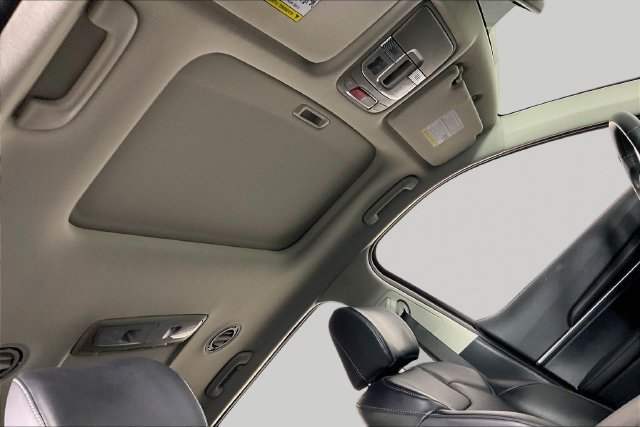 Used 2025  Kia S image 22