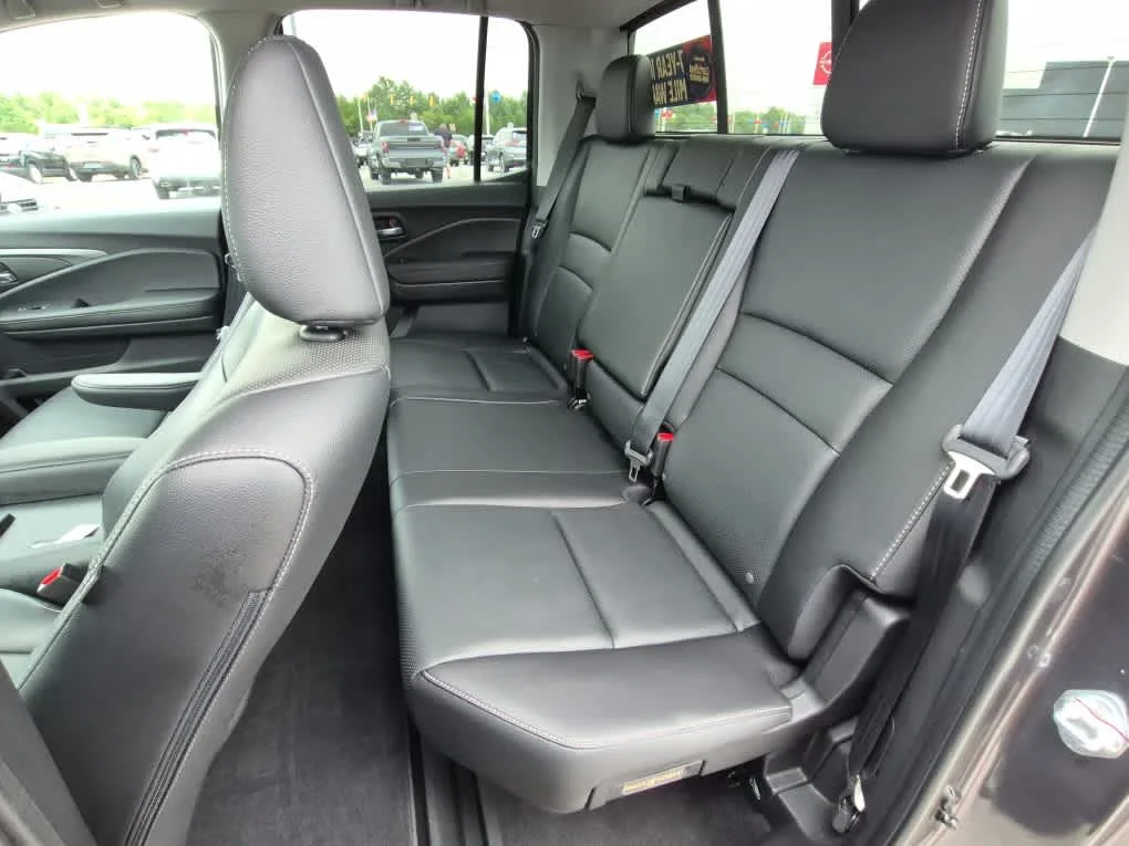 Used 2023 Modern Steel Metallic Honda RTL image 7