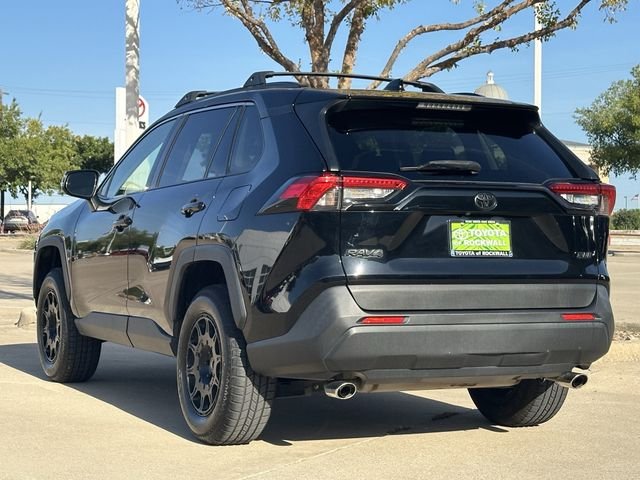 Used 2020 Black Toyota XLE Premium image 3