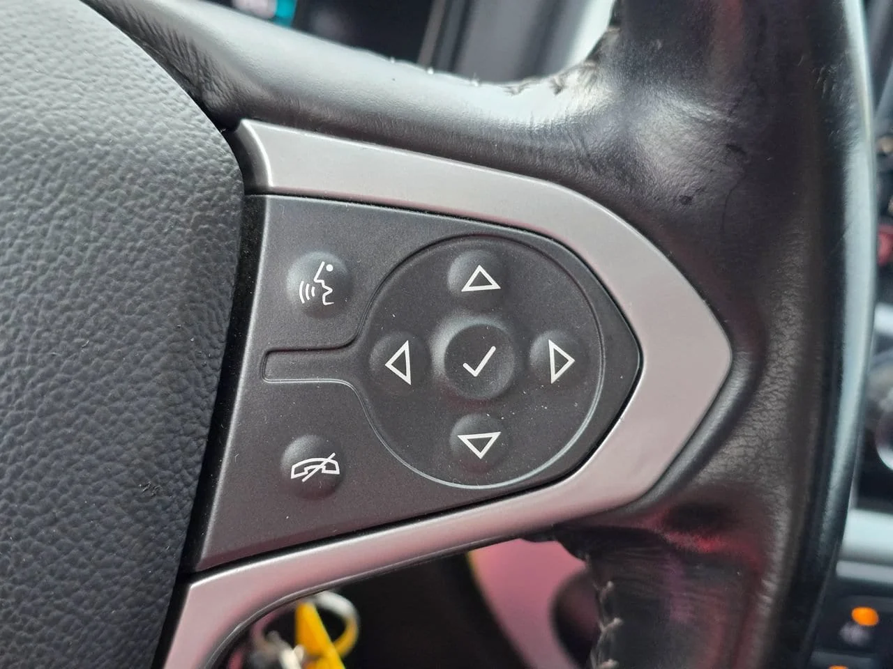 Used 2022 Summit White Chevrolet LT image 20