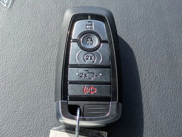 New 2026 Carbonized Gray Metallic Ford XLT image 29