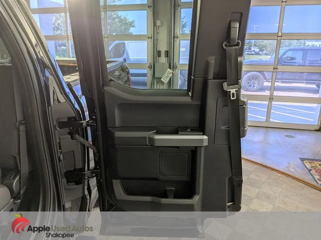 Used 2018 Black Ford XLT image 23