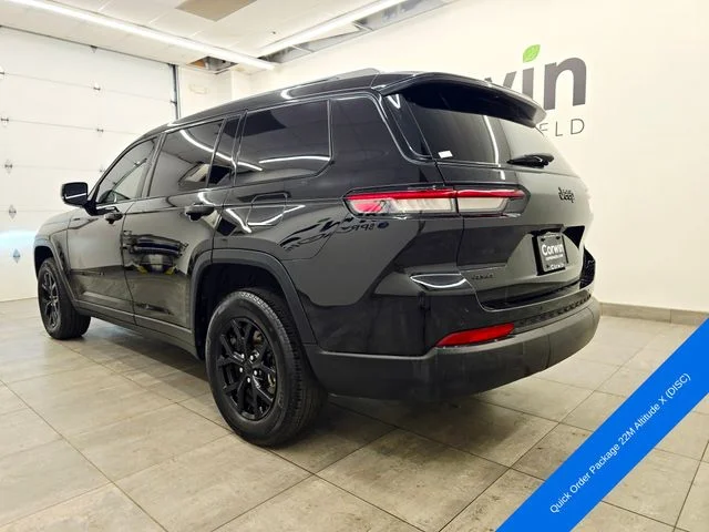 Used 2024 Diamond Black Jeep Altitude X image 3