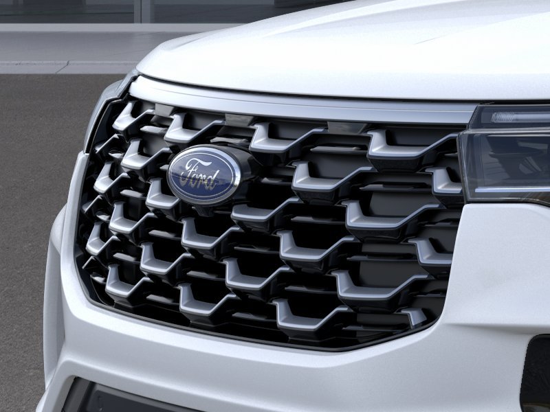 New 2026 Star White Metallic Tri-Coat Ford Platinum™ image 17