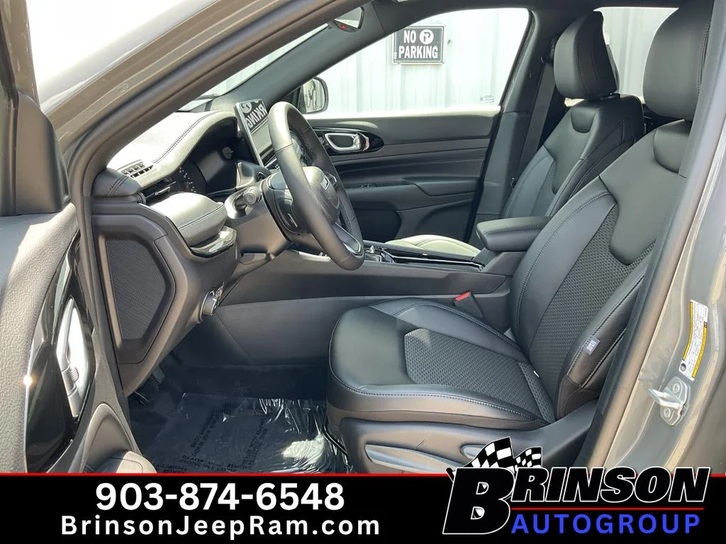 New 2026 Sting-Gray Clearcoat Jeep Latitude Altitude image 11