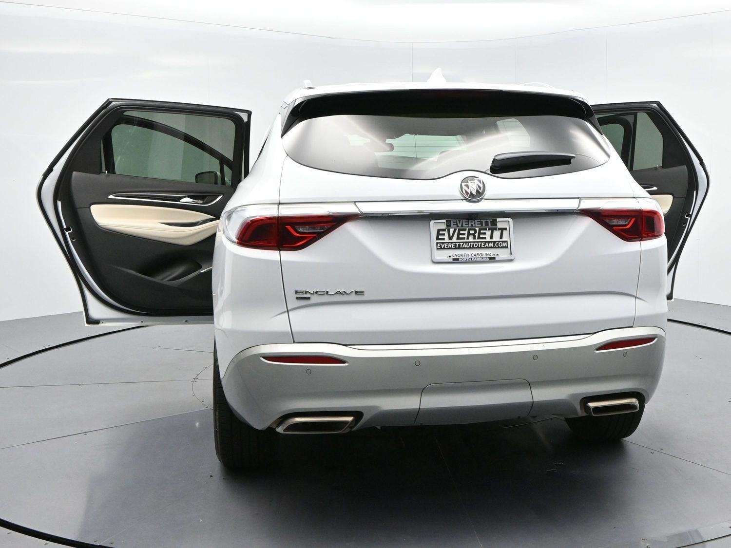 Used 2023 Summit White Buick Essence image 41