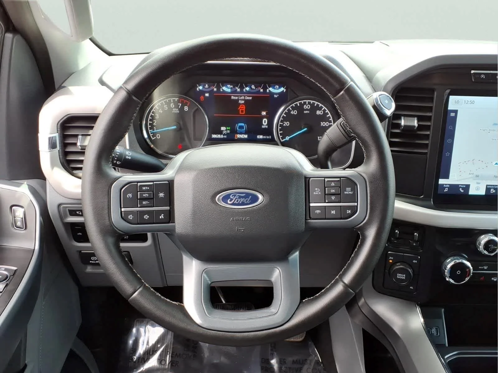 Used 2023 Avalanche Gray Ford XLT image 18