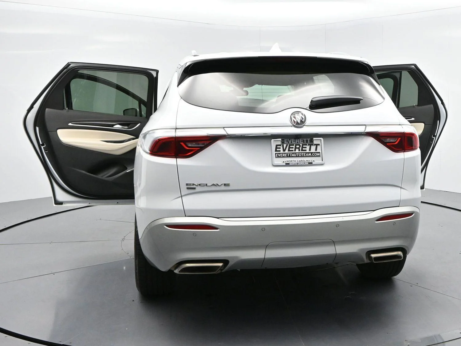 Used 2023 Summit White Buick Essence image 41