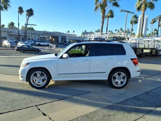 Used 2015 White Mercedes-Benz 4MATIC® image 8