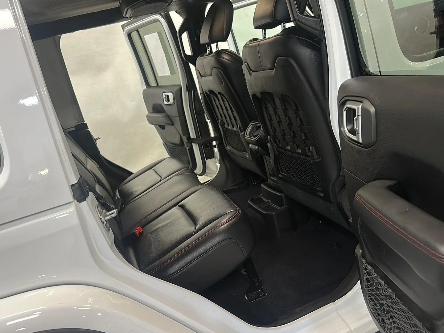 Used 2020 Bright White Clearcoat Jeep Rubicon image 29