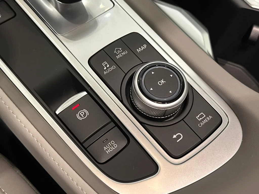 New 2027 WARM TITANIUM INFINITI Luxe FWD image 31