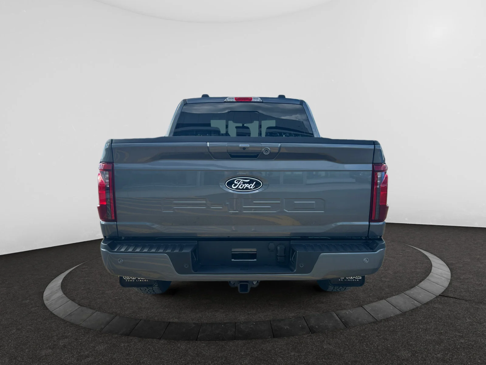 New 2026 Carbonized Grey Metallic Ford XLT image 4