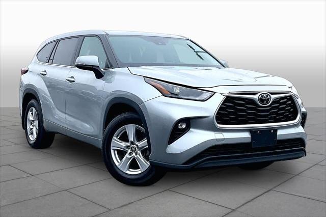 Certified Used 2024 CELESTIAL SILVER Toyota  image 3