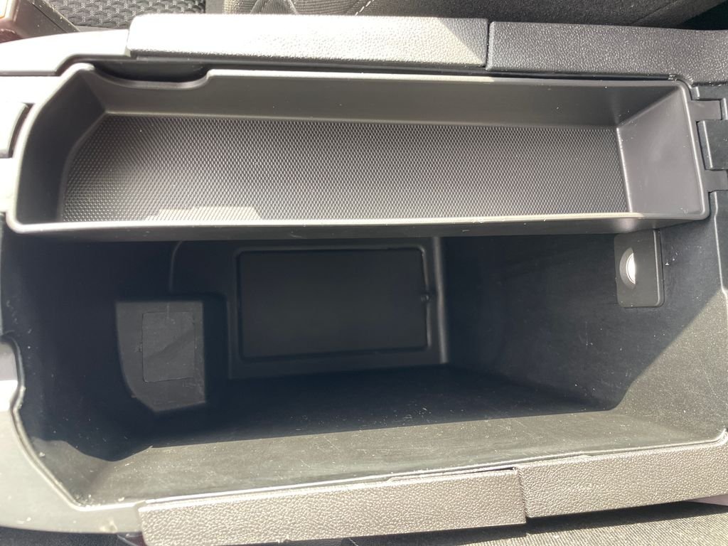 Used 2024 White GMC SLE image 19