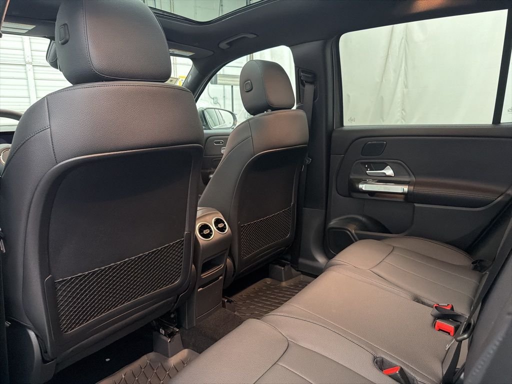 Used 2026  Mercedes-Benz GLB 250 image 18