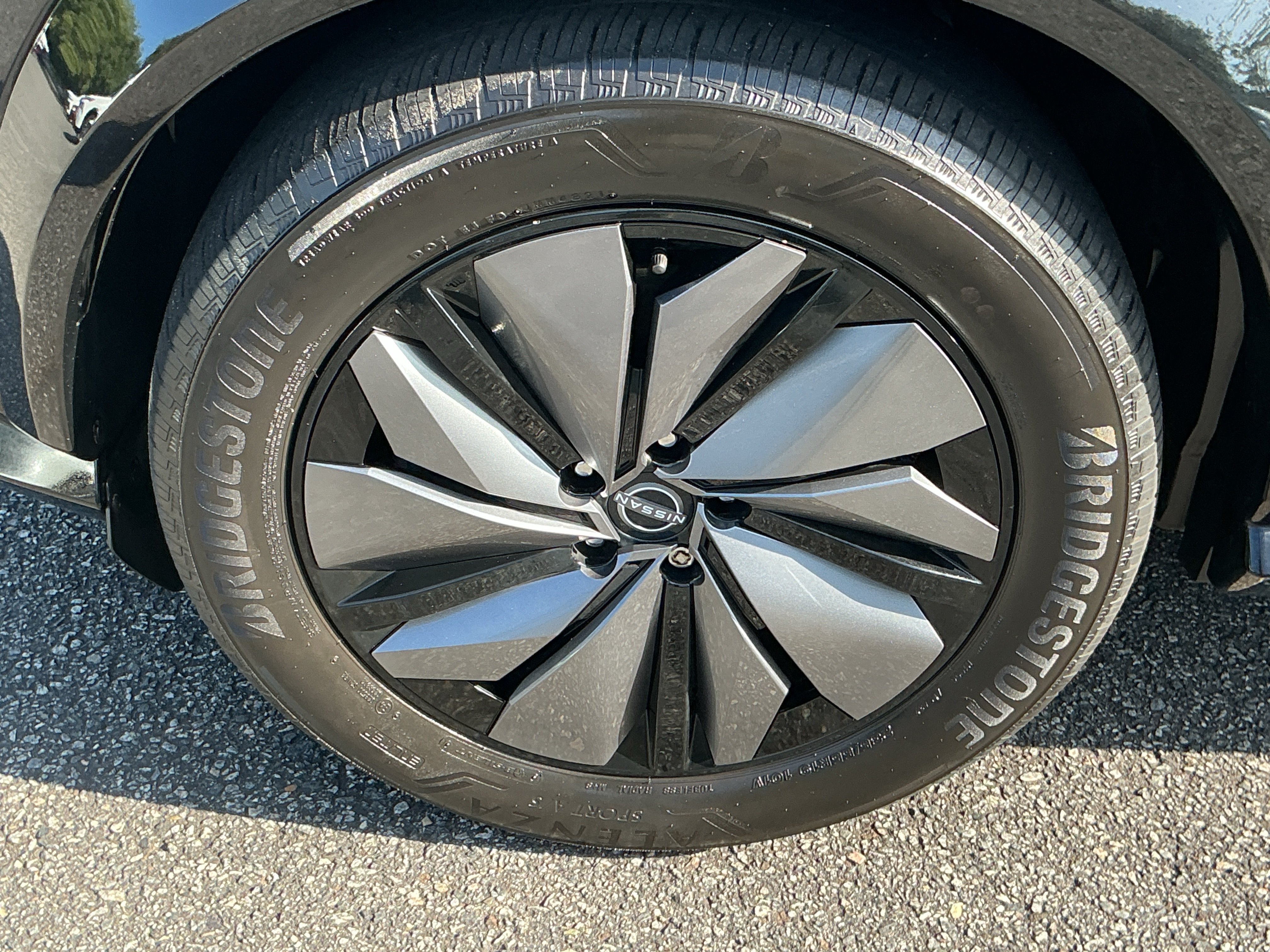 Used 2023 Black Diamond Pearl Nissan ENGAGE image 7