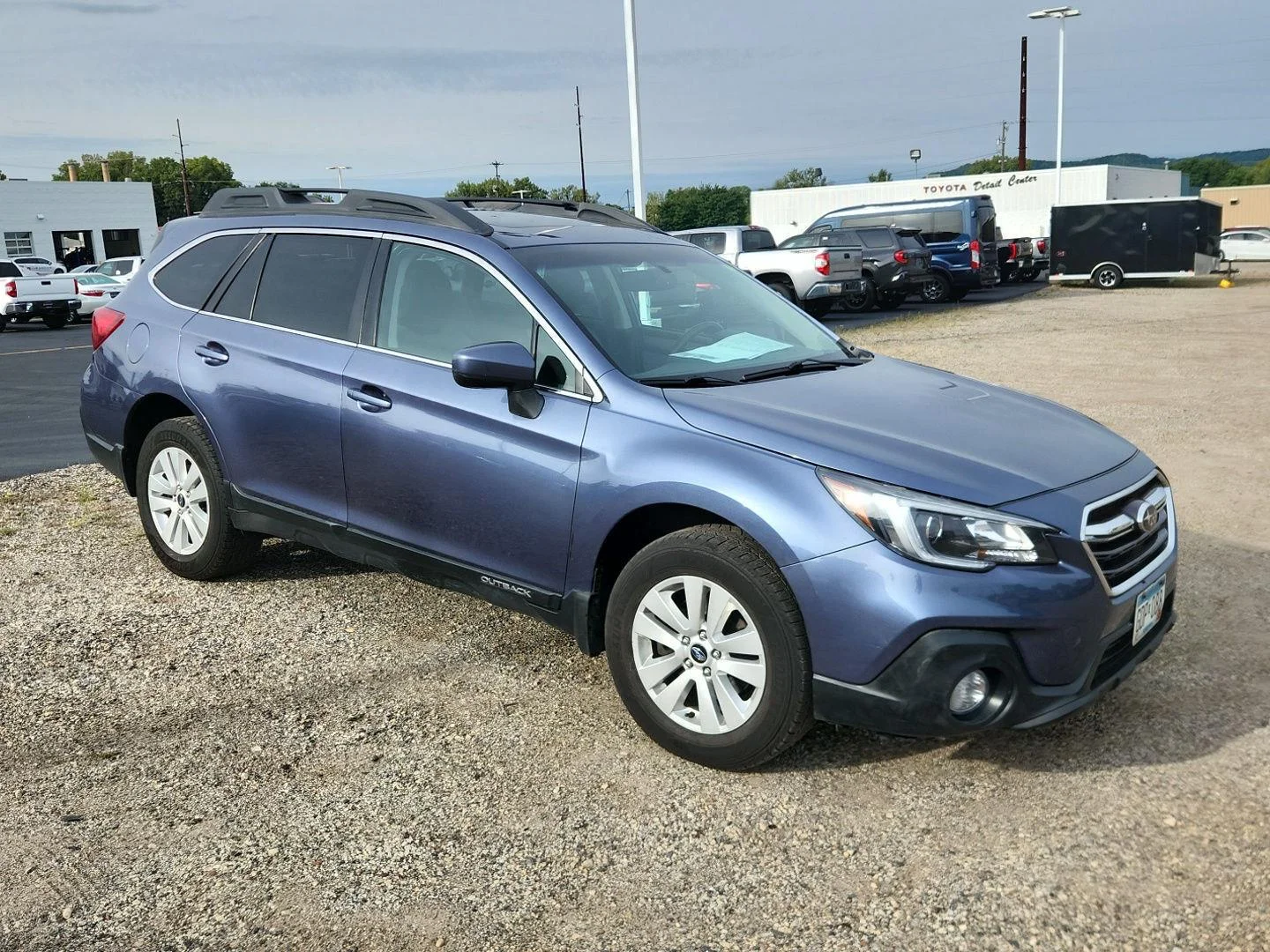 Used 2018 Twilight Blue Metallic Subaru Premium image 20