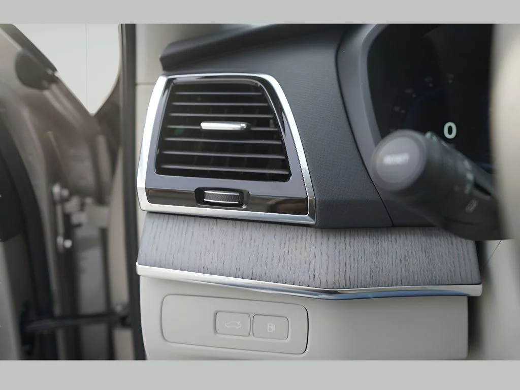 2025 Volvo XC90 Plus - Photo 12