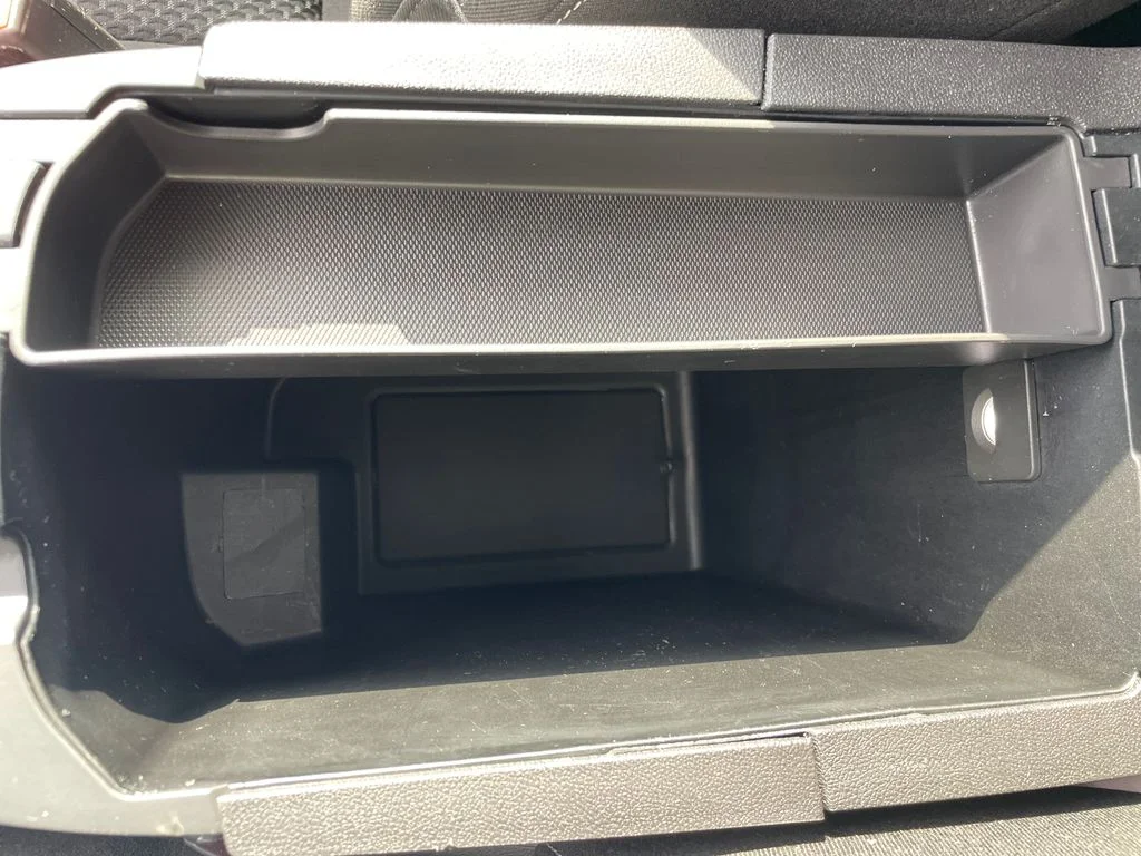 Used 2024 White GMC SLE image 19