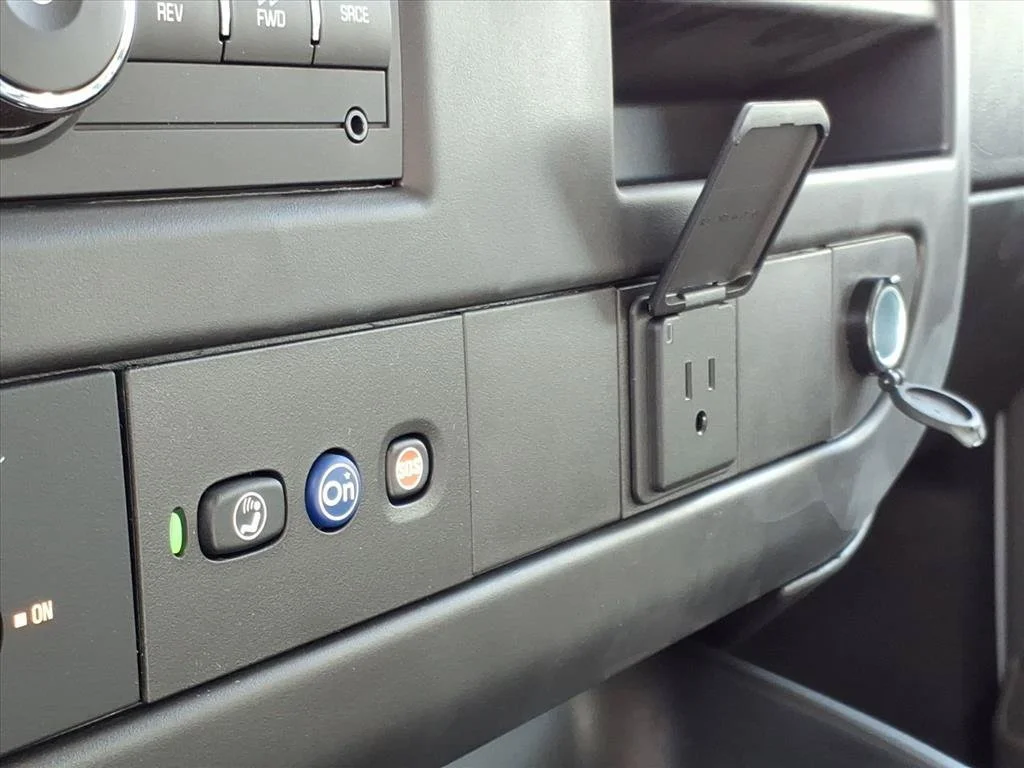 2025 Chevrolet Express Cargo Work Van - Photo 8