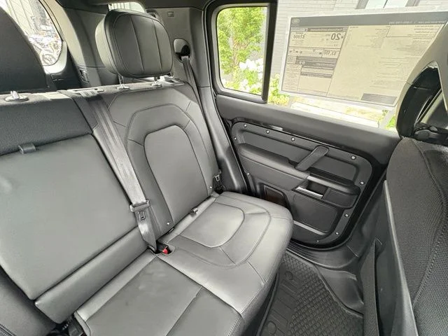 New 2026 Santorini Black Land Rover X image 43