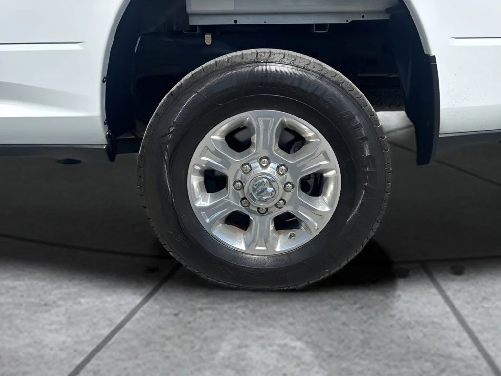 Used 2023 White Ram Big Horn image 33